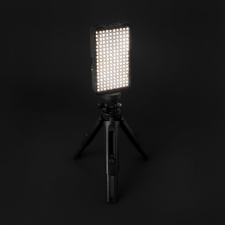 LED lamp set with polarizing filter